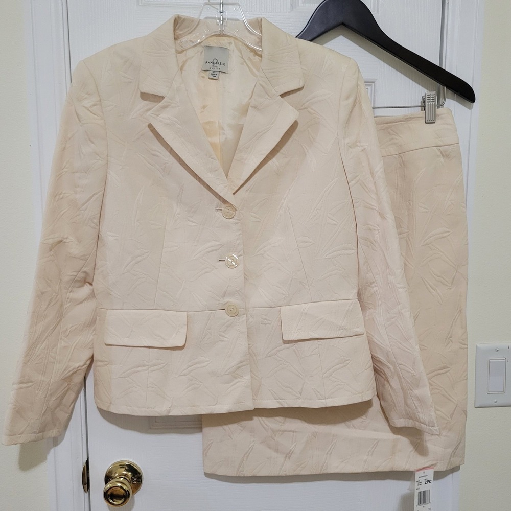 Anne Klein 2 Suits Cream Jacquard Leaf Skirt Suit Set Size 10 Blazer Skirt